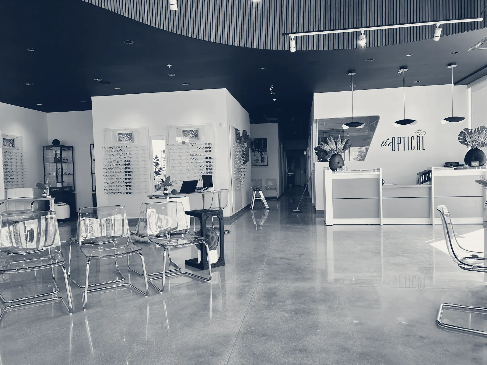 Lawrence Eye Care – Hauser-Ross Eye Institute — Chicago, Illinois