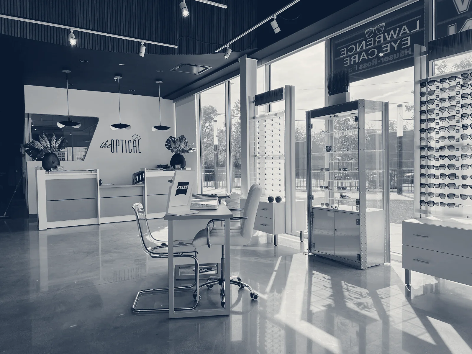 Lawrence Eye Care – Hauser-Ross Eye Institute — Chicago, Illinois