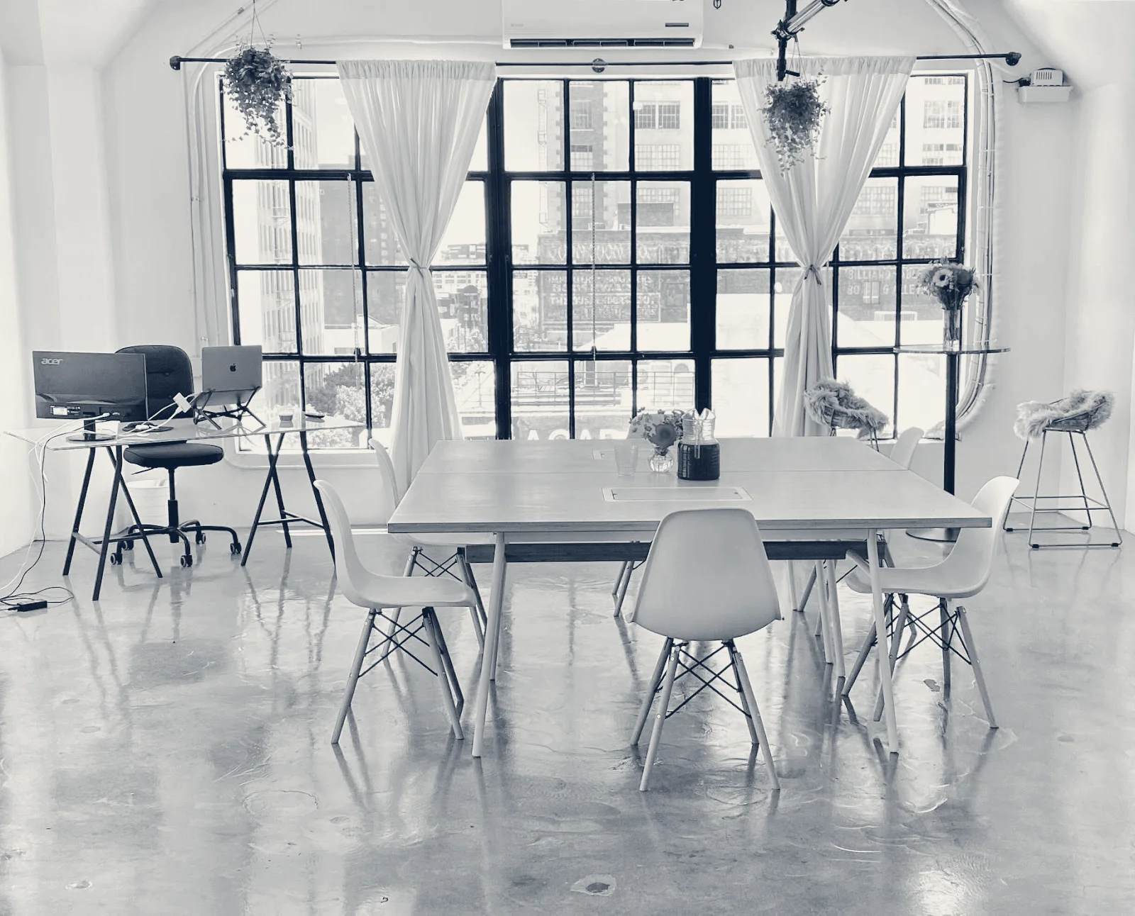 Social Media Relations — Los Angeles, California