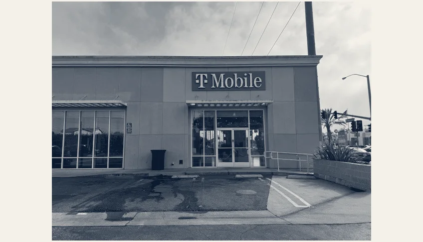 T-Mobile Experience Store — Hawthorne, California