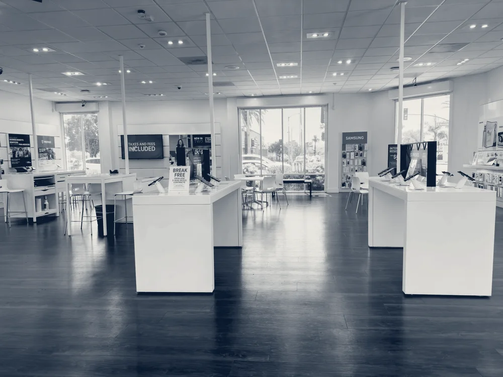 T-Mobile Experience Store — Hawthorne, California