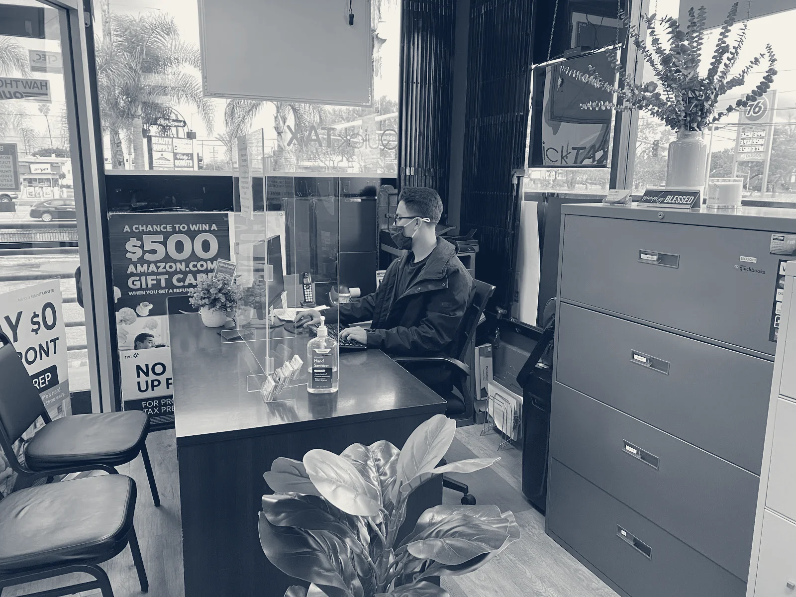 E&M Quick Tax Service — Hawthorne, California