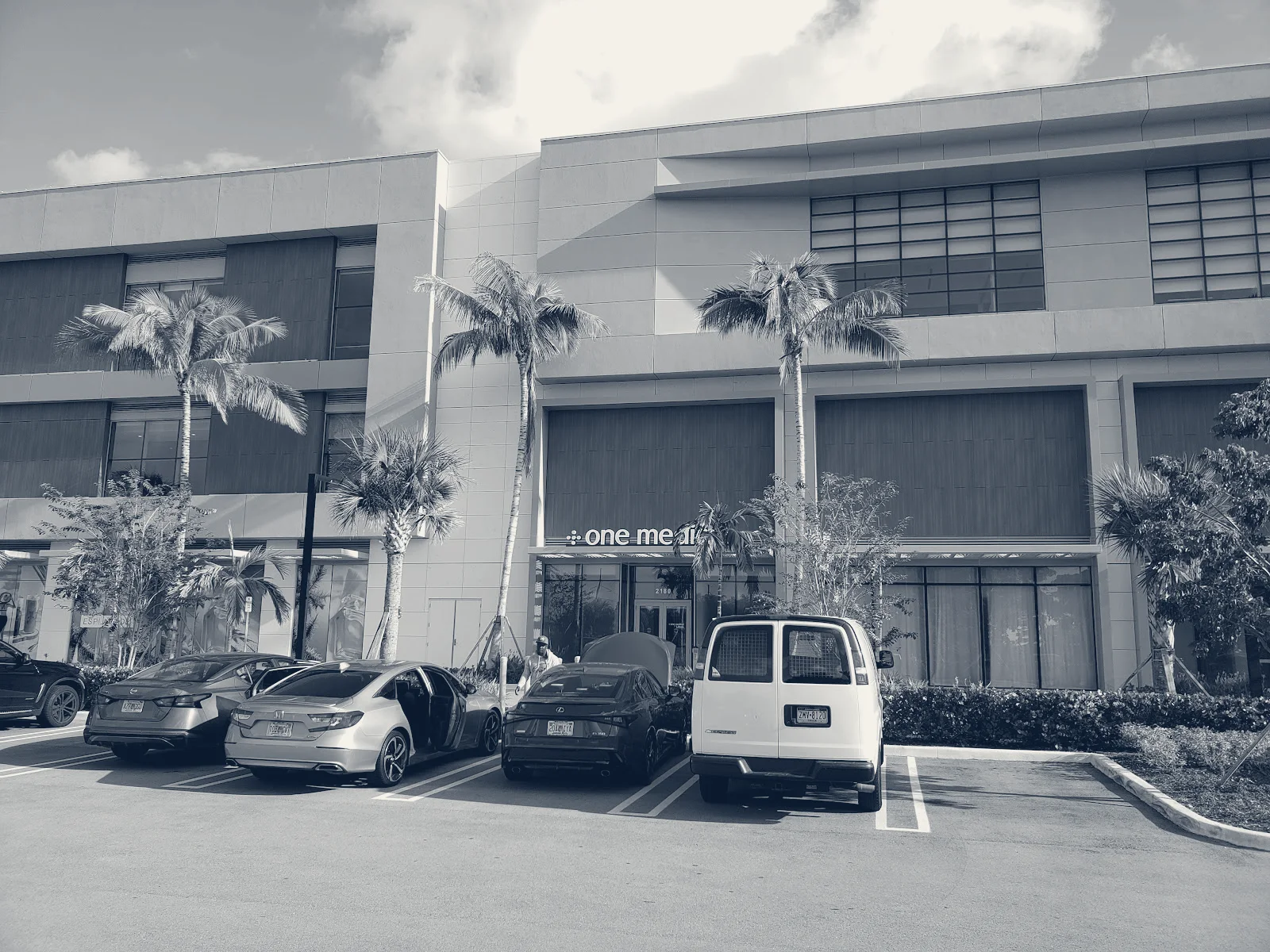 One Medical Primary Care Clinic - Esplanade at Aventura — Aventura, Florida