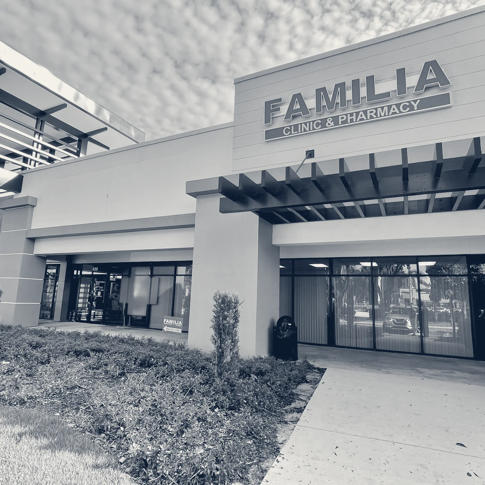 Familia Health Clinic and Pharmacy - Walk-In Clinic at a Low Cost — Deerfield Beach, Florida