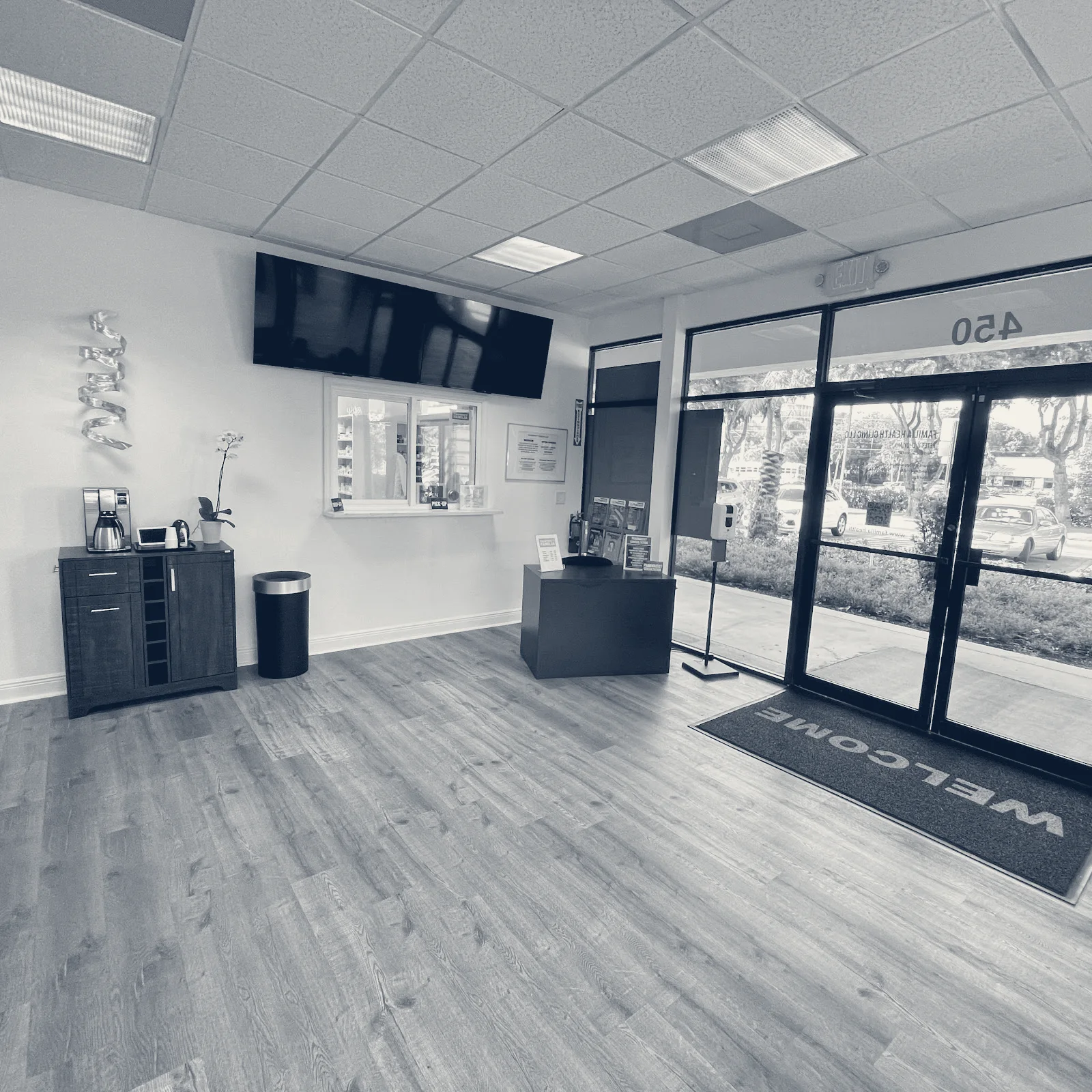 Familia Health Clinic and Pharmacy - Walk-In Clinic at a Low Cost — Deerfield Beach, Florida