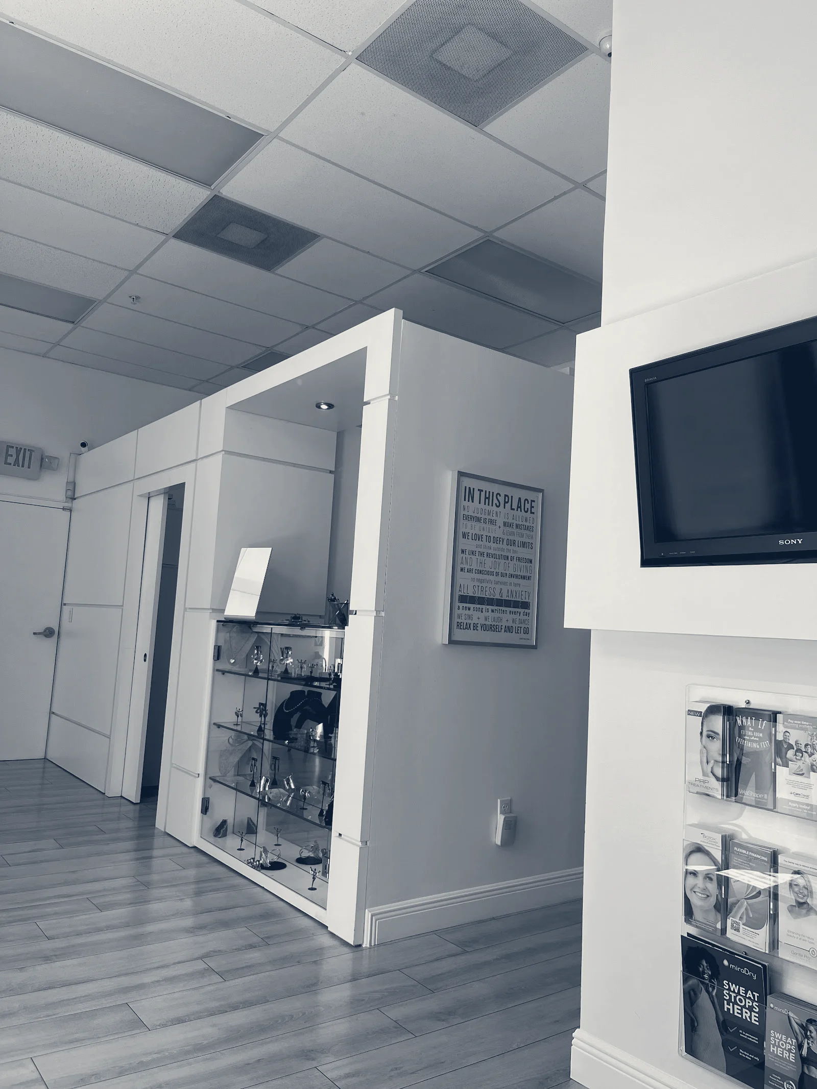Caruna Med Spa & Laser Center — Miami, Florida