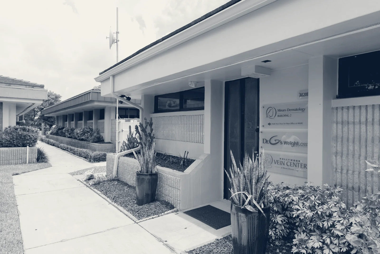 Minars Dermatology - Dermatologist Hollywood — Hollywood, Florida