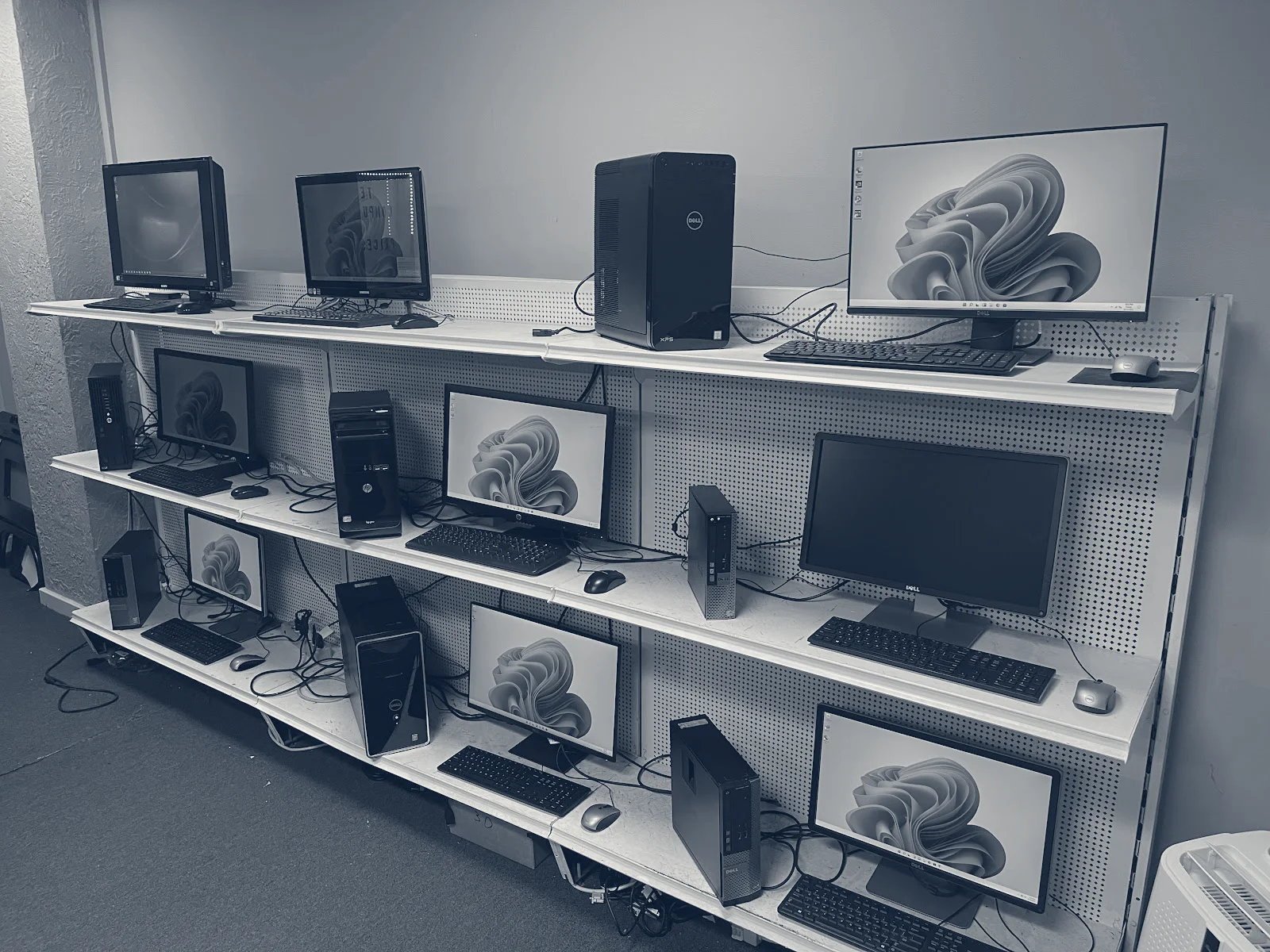 Tech-World Computer Store — Medford, Massachusetts