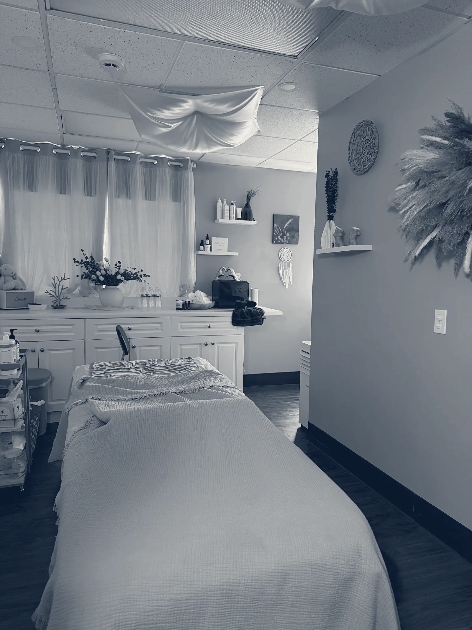Golden Hands by Margo - Facial Massage, Beauty Salon, Spa — Laguna Hills, California