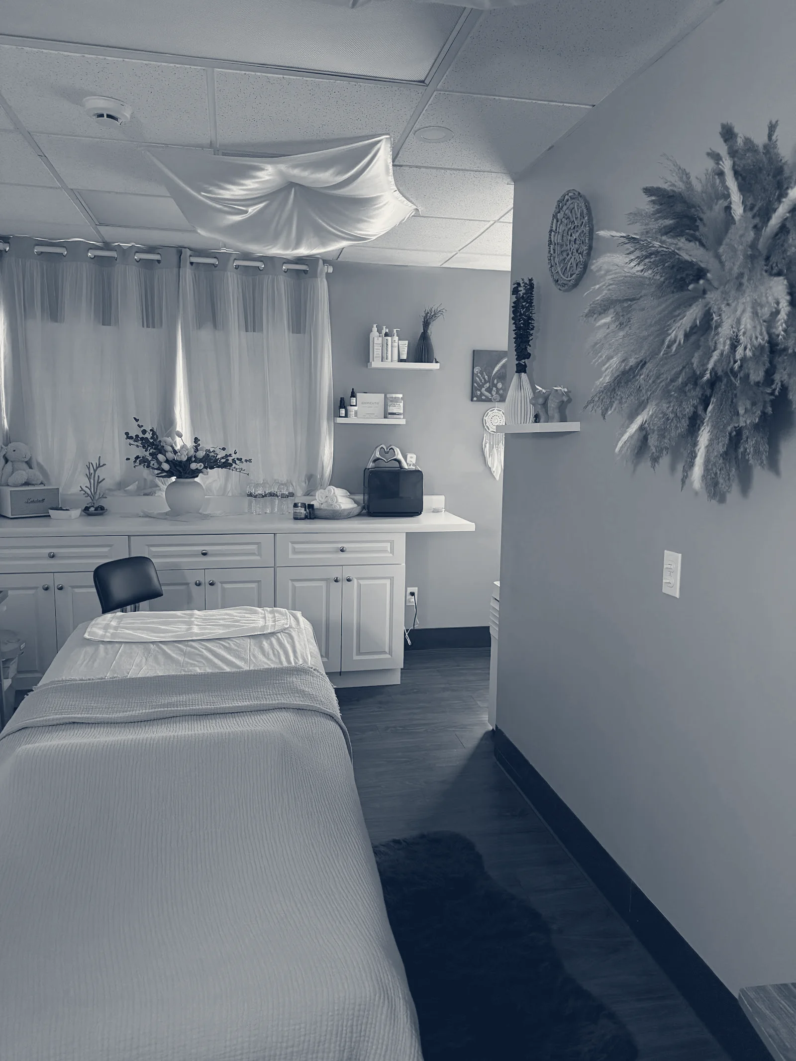 Golden Hands by Margo - Facial Massage, Beauty Salon, Spa — Laguna Hills, California