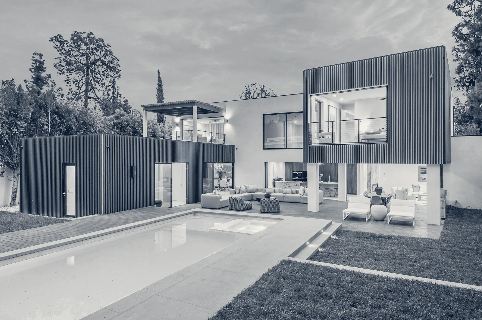 Olympia Construction — Encino, California