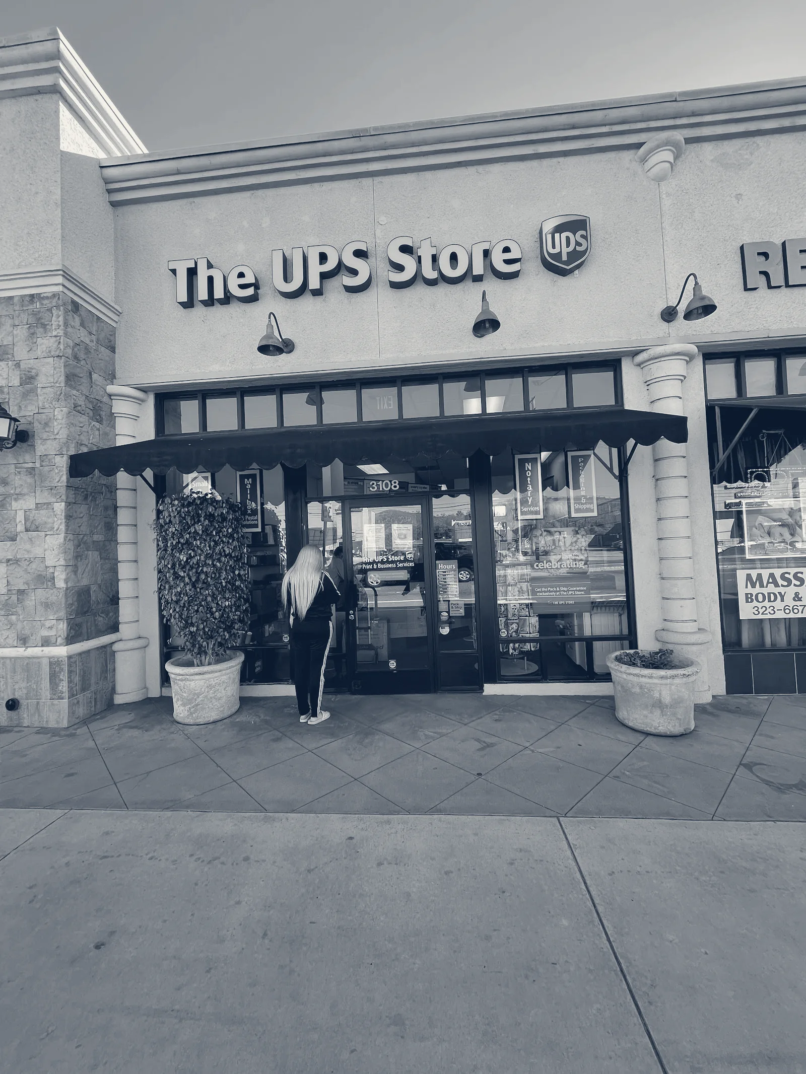The UPS Store — Los Angeles, California