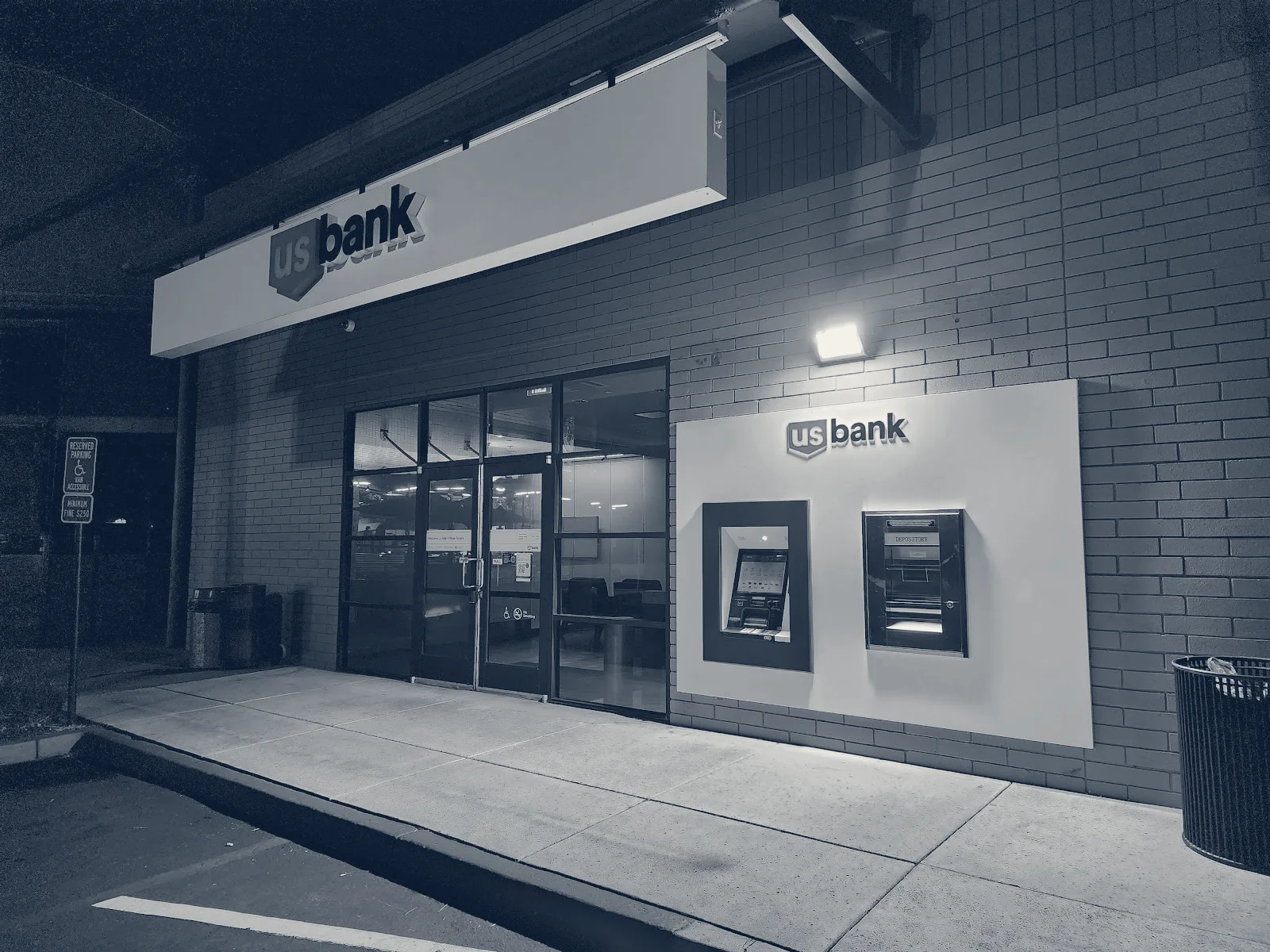 U.S. Bank Branch — La Jolla, California