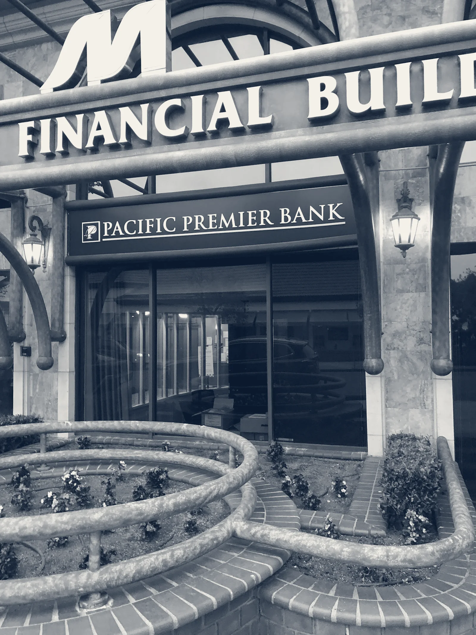 Columbia Bank — La Jolla, California