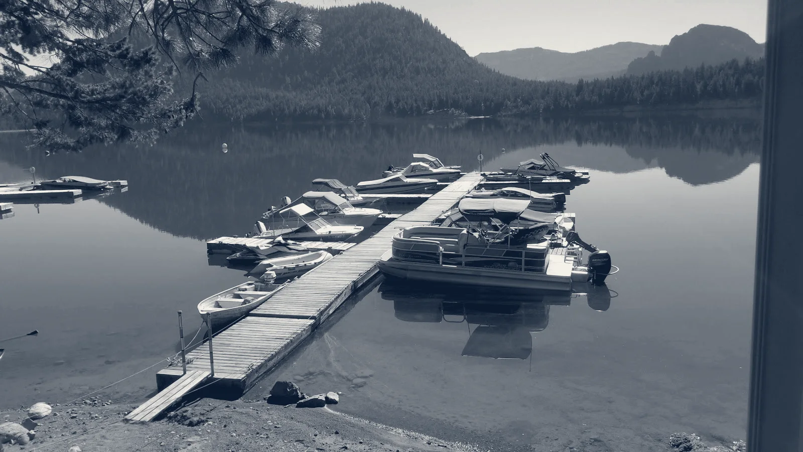 Cove Resort & Restaurant — Naches, Washington