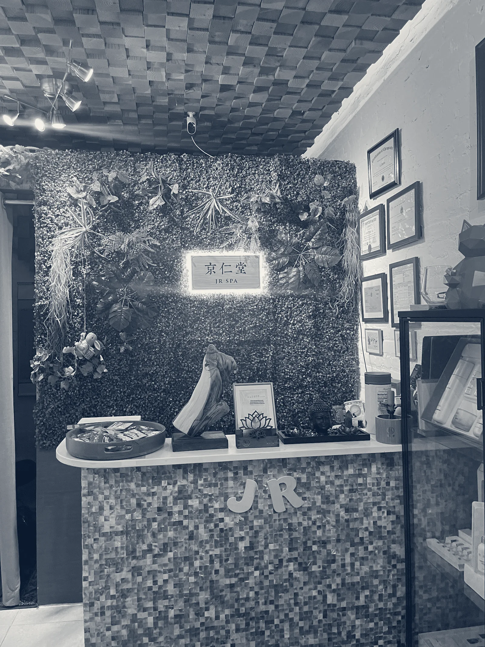 JR SPA — Flushing, New York