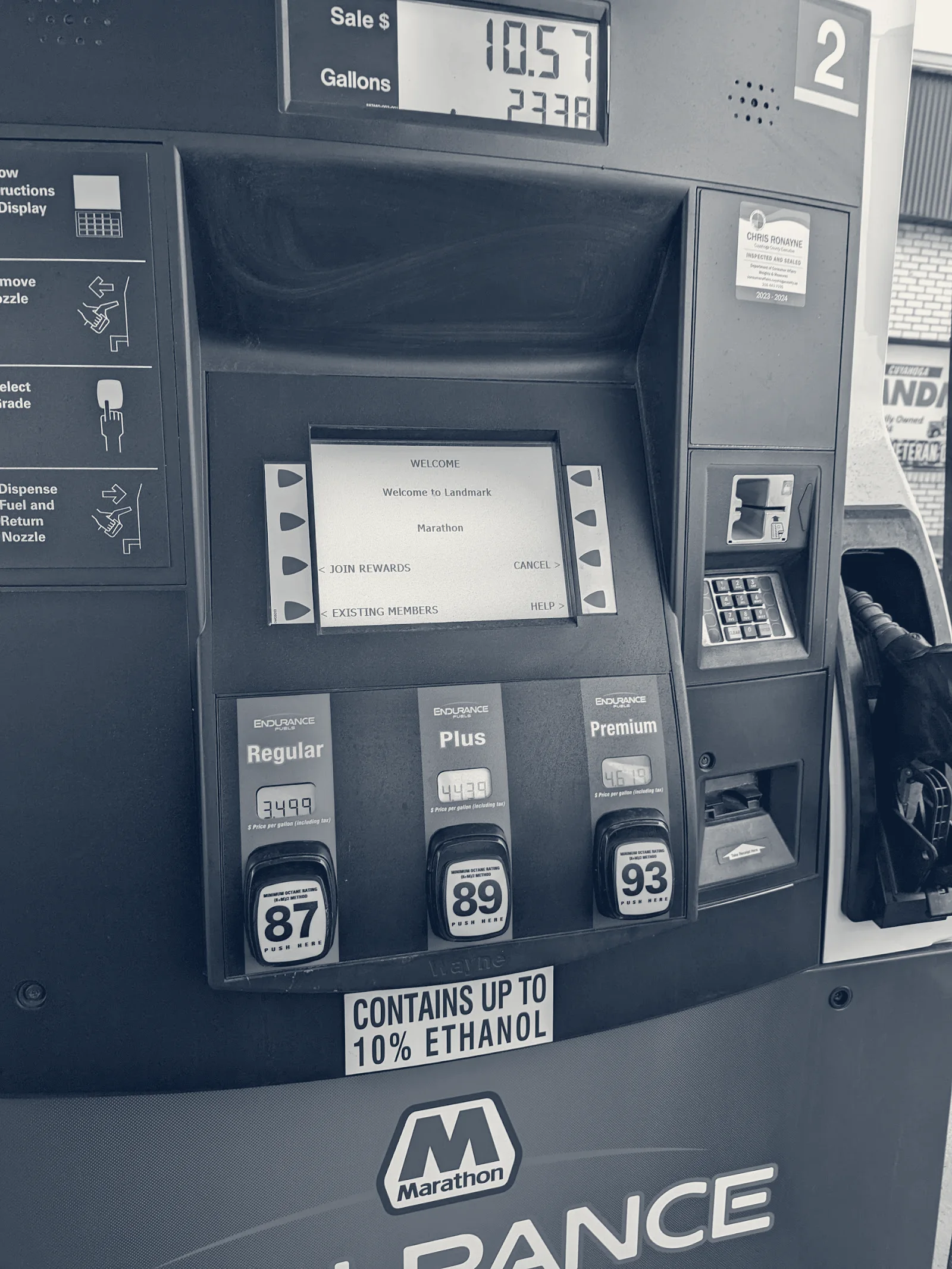 Marathon Gas - Cuyahoga Landmark — Strongsville, Ohio