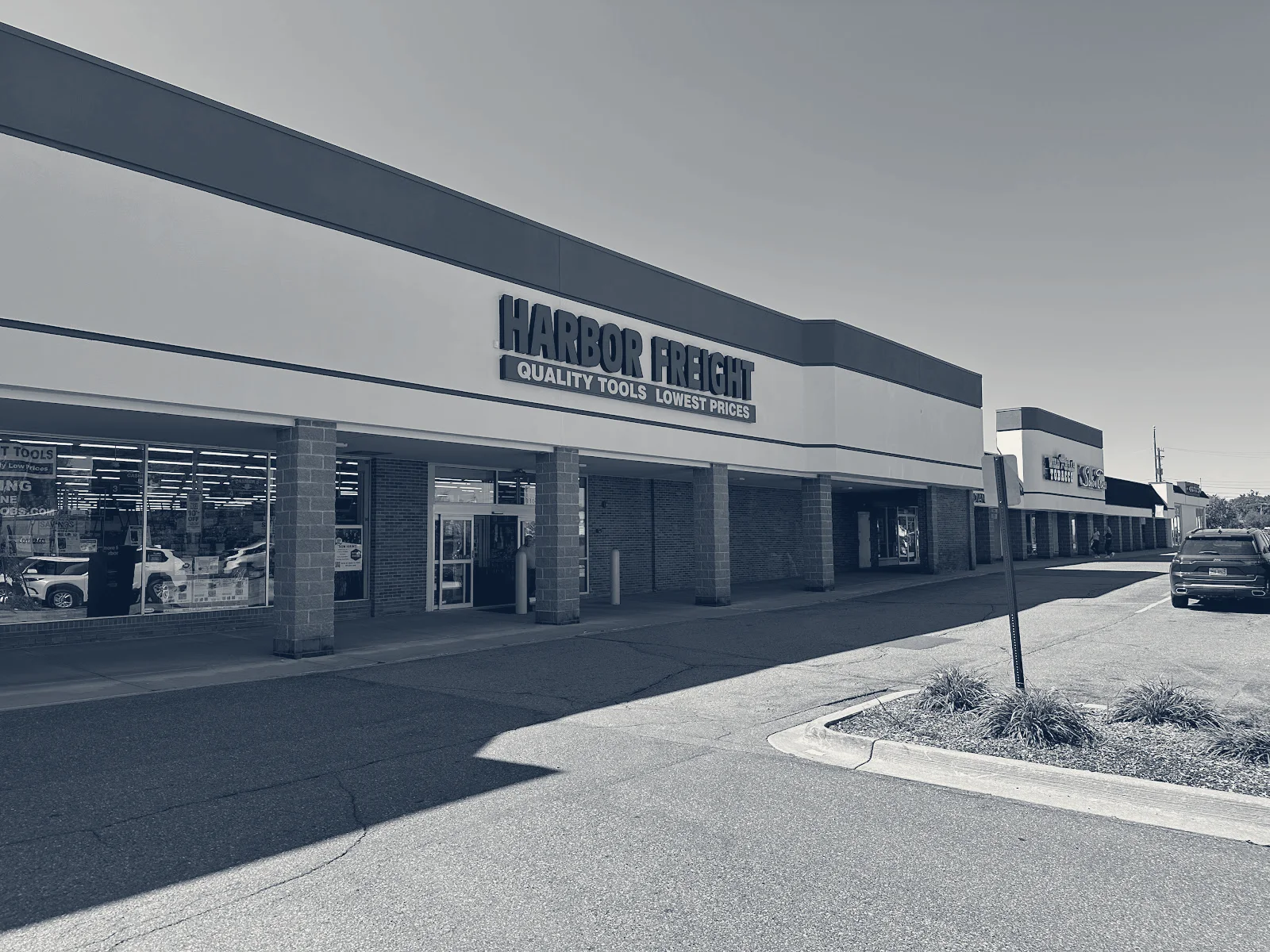 Maple Plaza — Walled Lake, Michigan