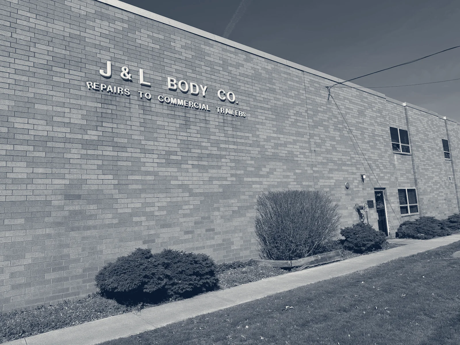 J & L Body Company, Brooklyn Heights, Ohio