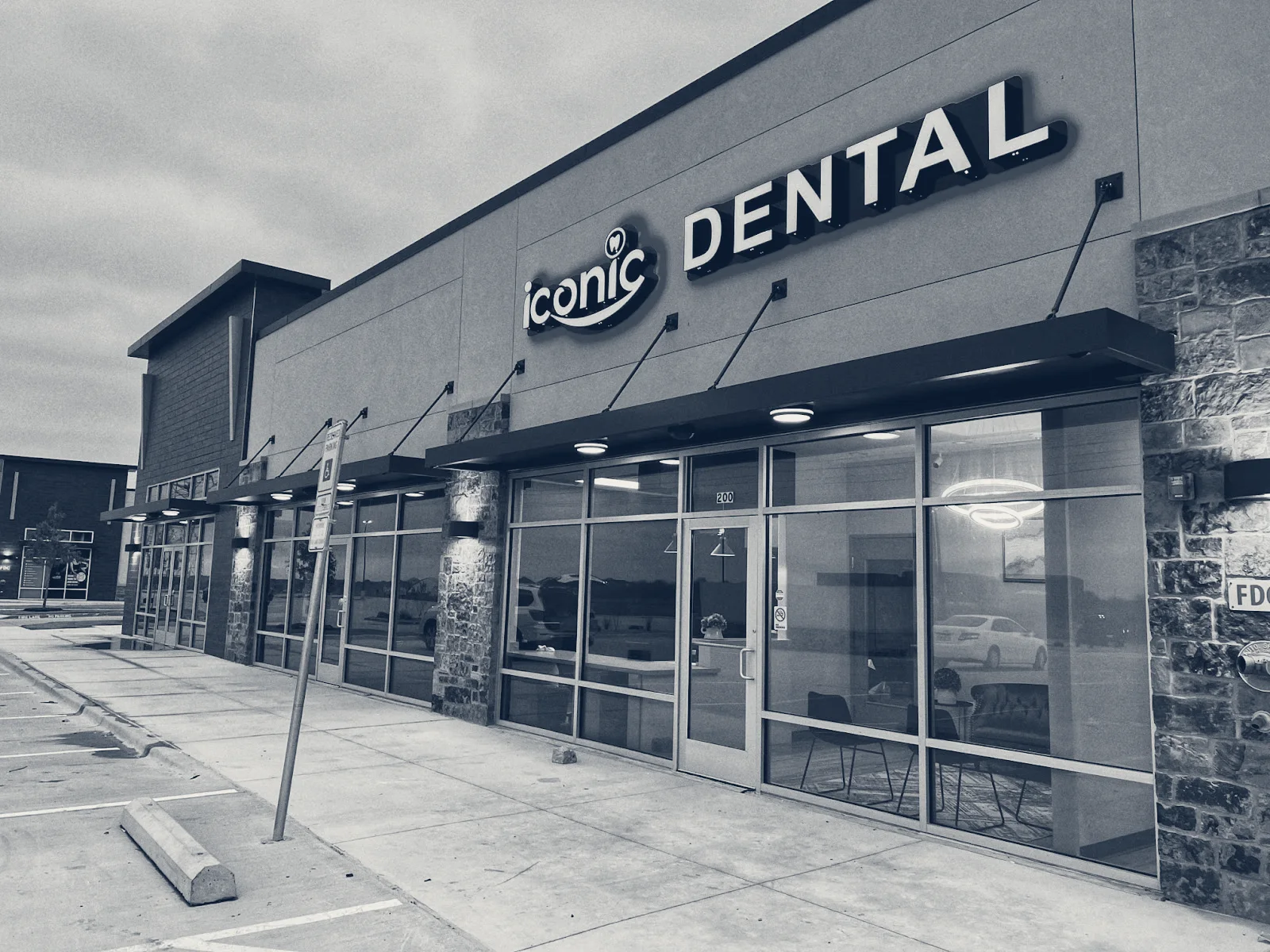 Iconic Dental - Implant and Family Dentistry, The Colony, Texas