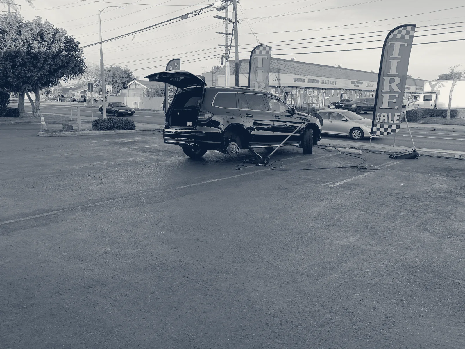 Romanos Tires and Auto Repair, Santa Ana, California