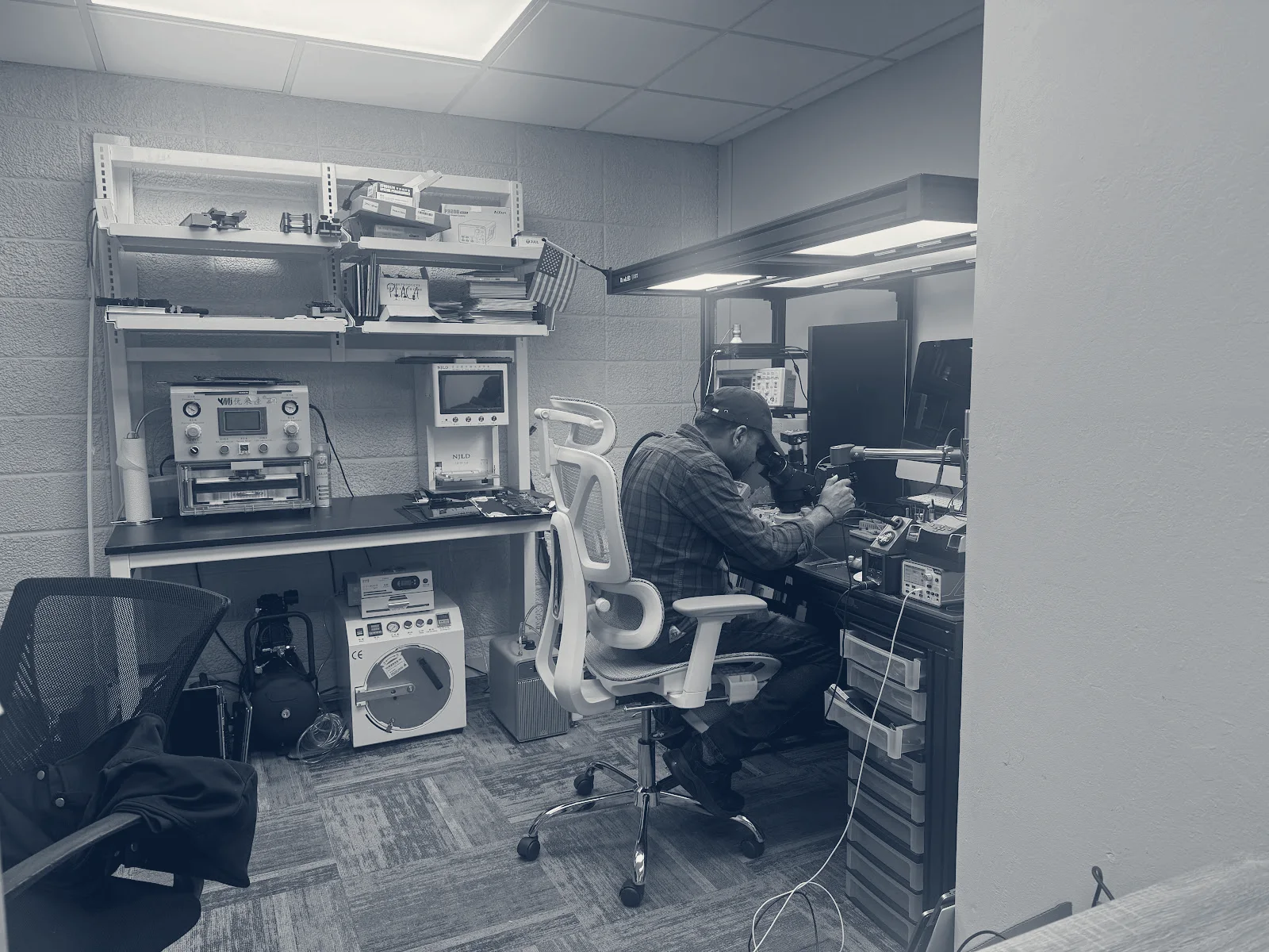 i Repair lab, Palo Alto, California
