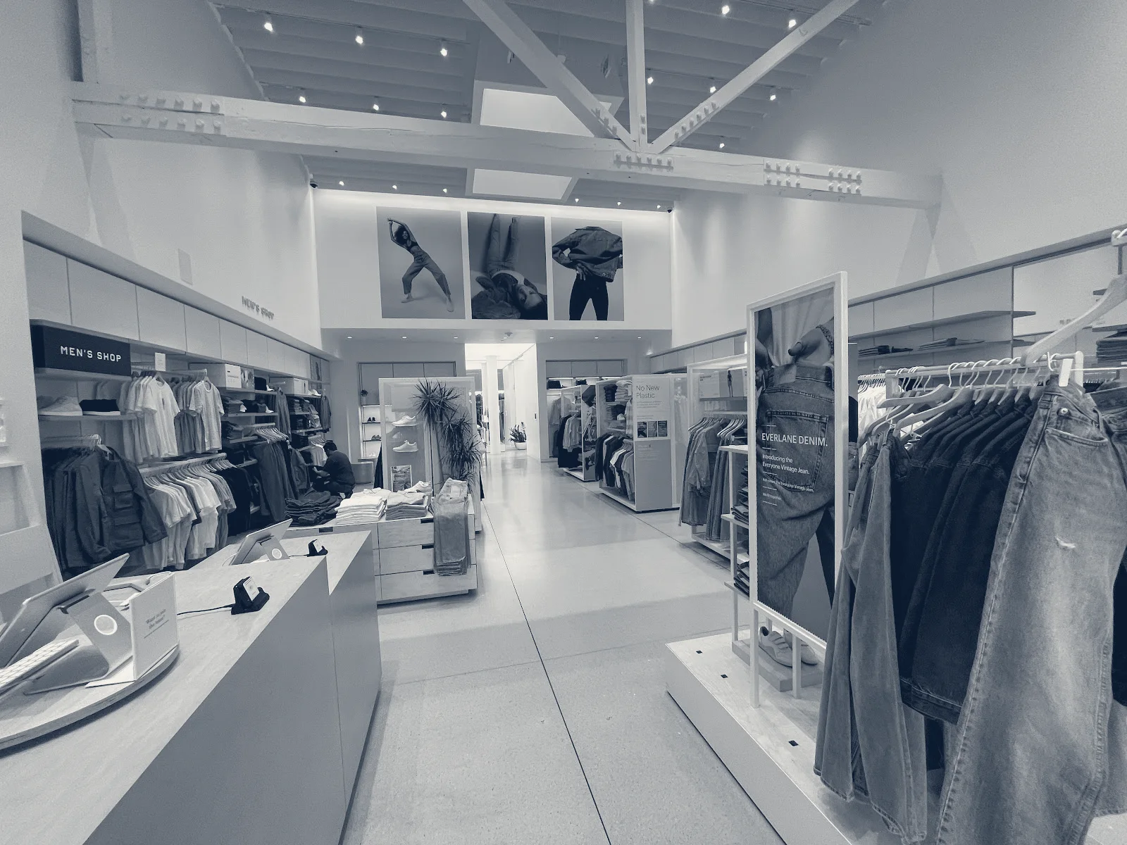Everlane, Palo Alto, California
